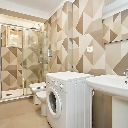 Mondello Adone 펜션 *